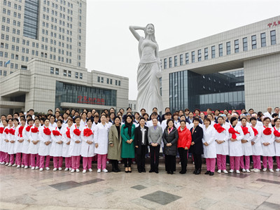 国内首例试管生子多少钱国内首例试管供卵生孩子在重庆市抢闸